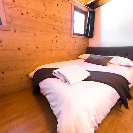 Chalet Close To The Village - 4 Bedrooms, Mont-blanc View Megève