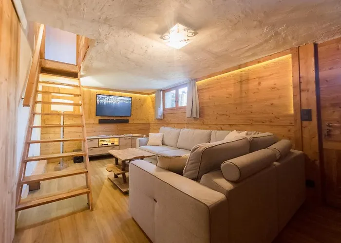 Close To The Village - 4 Bedrooms, Mont-blanc View 메게브