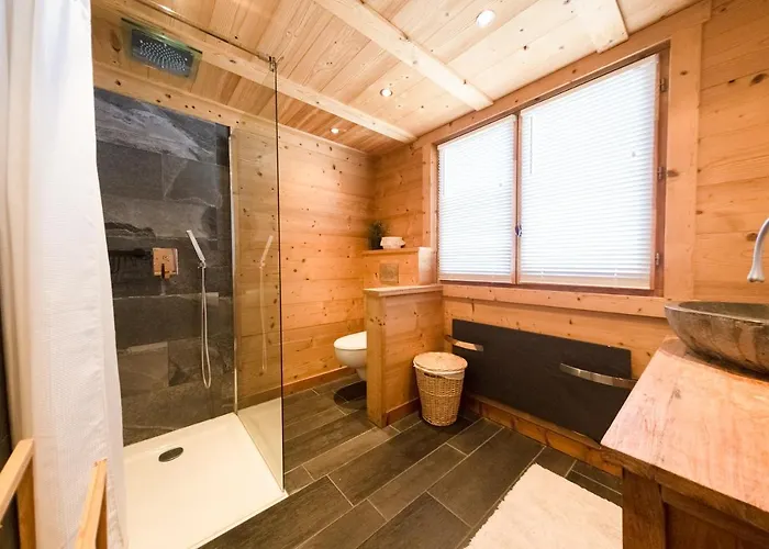 Close To The Village - 4 Bedrooms, Mont-blanc View