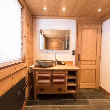 Chalet Close To The Village - 4 Bedrooms, Mont-blanc View *