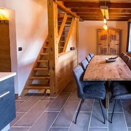 Chalet Close To The Village - 4 Bedrooms, Mont-blanc View Megeve