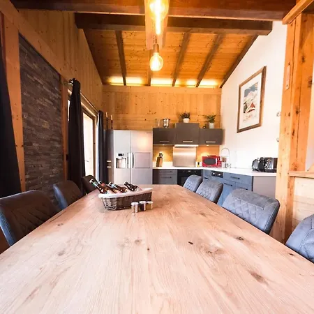 Chalet Close To The Village - 4 Bedrooms, Mont-blanc View Megeve