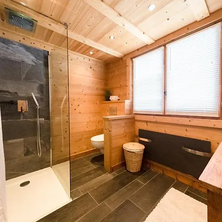 Close To The Village - 4 Bedrooms, Mont-blanc View